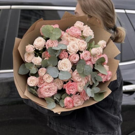 Букет кустовых пионовидных роз💕