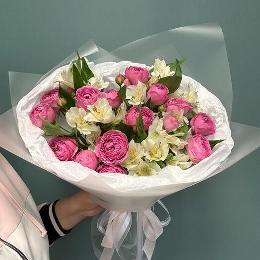 Мисти Баблс 💗с альстромерией в воздушной упаковке 🌸