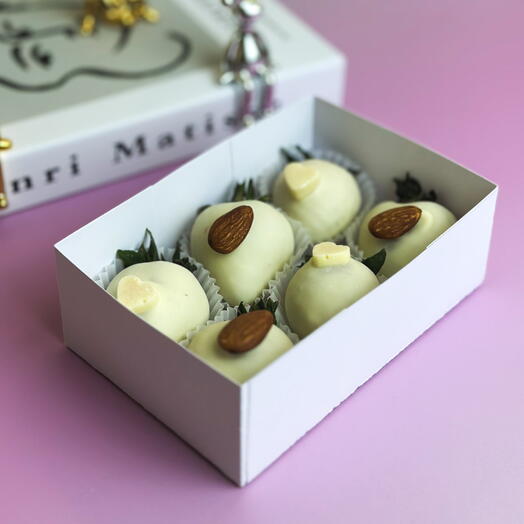 Клубника в белом шоколаде 6 шт