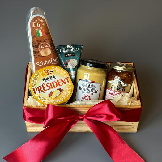 Подарочный набор "Сырный": подарок для родных и близких на праздник, день рождения, юбилей