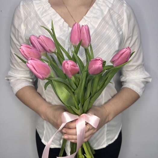 Монобукет из 9 розовых тюльпанов под ленту