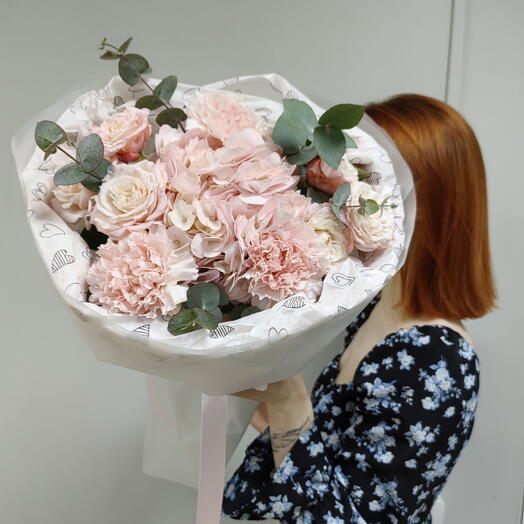 Авторский букет с гортензией и кустовыми розами 🌸 Букет на 8 марта 💞