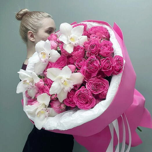Нежный букет пионовидных роз 💗