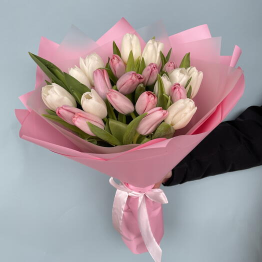 Белые и розовые тюльпаны 21шт