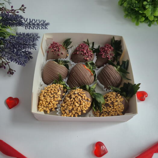 Клубника в шоколаде 9-12 шт любимой, маме, жене, папе, бабушке