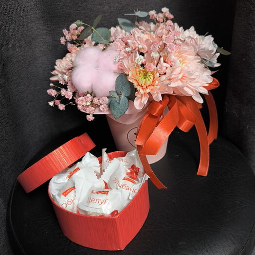 Композиция в стаканчике 🌸 и рафаэлло🍭