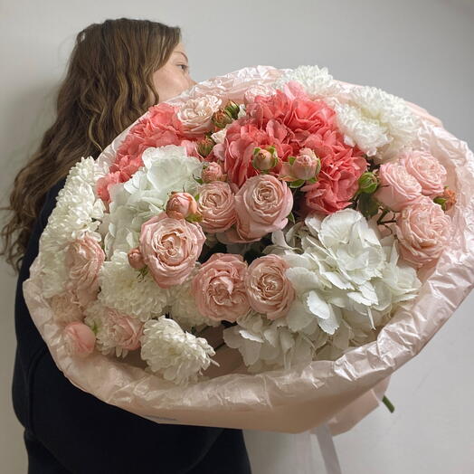 Шикарный букет «Для любимой» из гортензий, кустовых роз😍 Bloom room: большой выбор букетов в профиле магазина