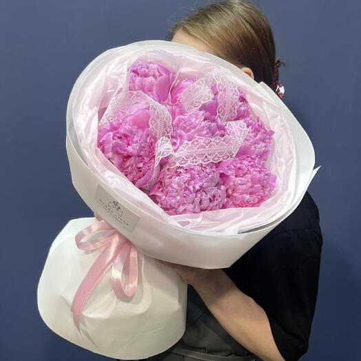 Букет пионов с кружевом трендовый💕