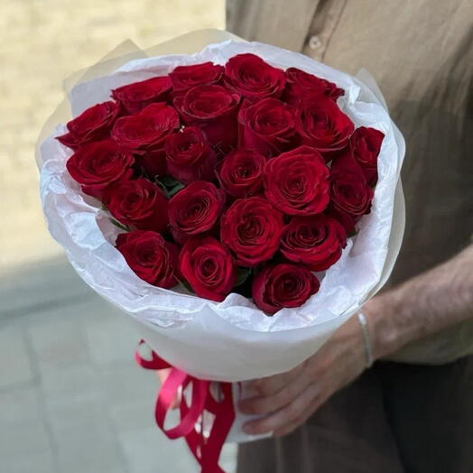 Моно букет бордовых роз из 21 розы ️