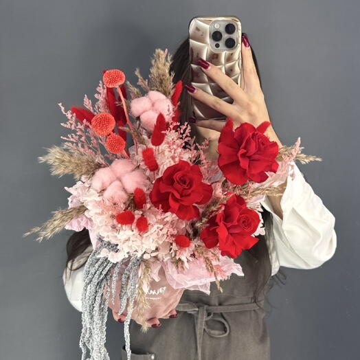 Композиция из сухоцветов💐 Стабилизированная розовая Гортензия и хлопок, Француская Роза красная