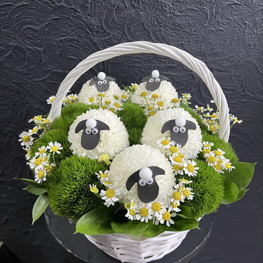 Композиция из хризантем и гвоздики Барбатус «Овечки на лугу»🐑🌼