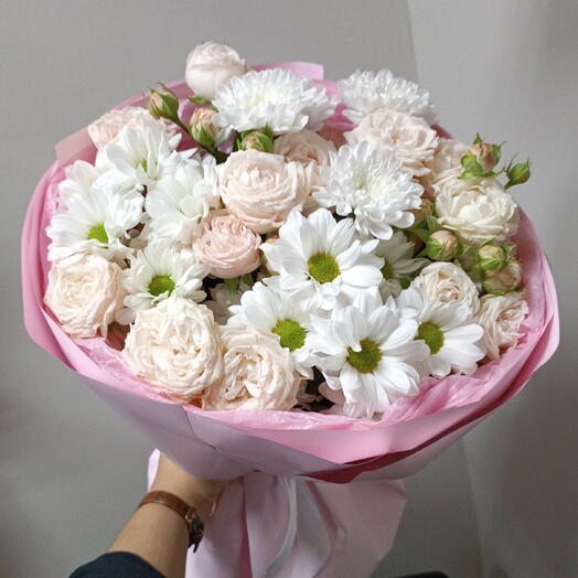 Кустовые розы с ромашками🌸