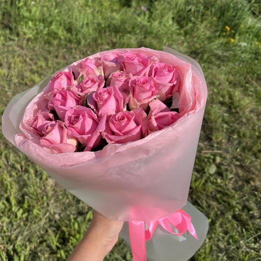 Букет комплимент из розовых роз 15 шт