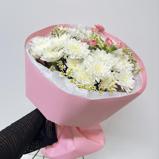 Букет с хризантемой, ромашкой и диантусом 🌸