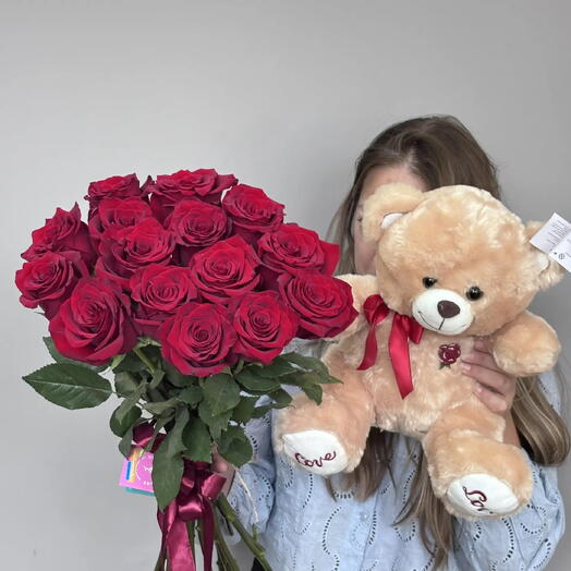 Букет из 15 эквадорских роз и мягкой игрушки