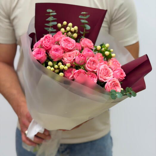Букет кустовой Розы Корал Йо Йо и Гиперикума🌷