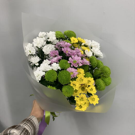 Букет из кустовых хризантем сантини