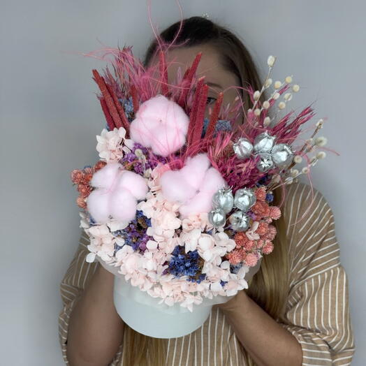 Композиция из сухоцветов «Свидание в Париже» от XOFLOWERS