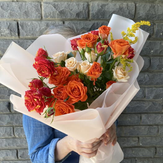 Моно букет из кустовых роз ️️🥰