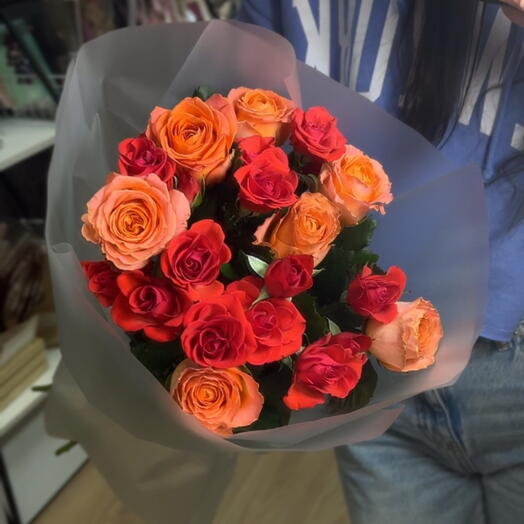 Букет orange из одноголовых и кустовых роз