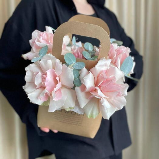 Сумочка с французскими розами и эвкалиптом 💖