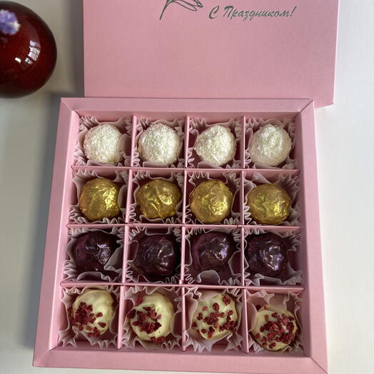 Конфеты ассорти «С праздником» (16шт)