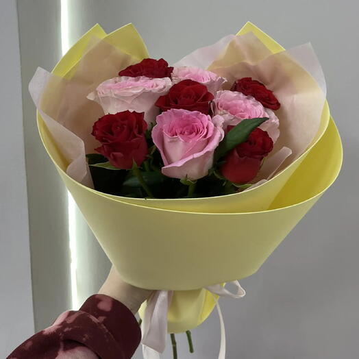Моно букет микс роз 9 шт