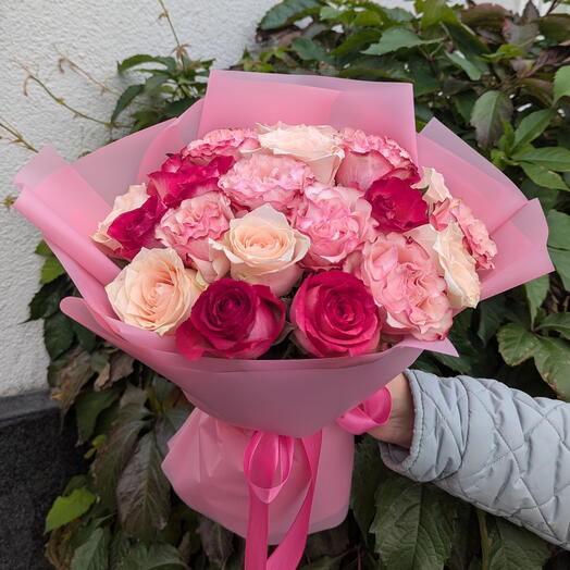 Монобукет из 21 голландской невысокой розы микс 💕