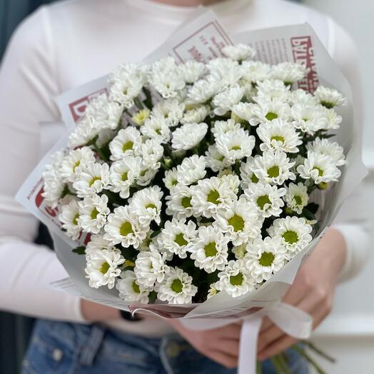 Bouquet of chrysanthemums "First love"