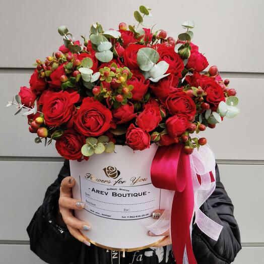 Бордовые кустовые в коробке с эыкалиптом 🤩