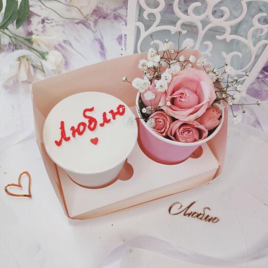 Набор Cake to go с цветами для любимой/мамы/девушке