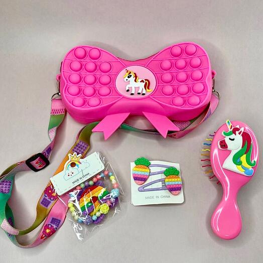 Сумка с заколками для девочек