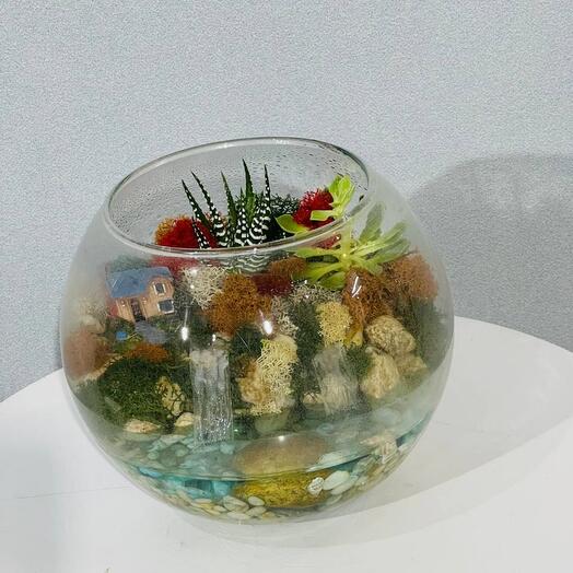 Круглый флорариум с суккулентами домом и водопадами