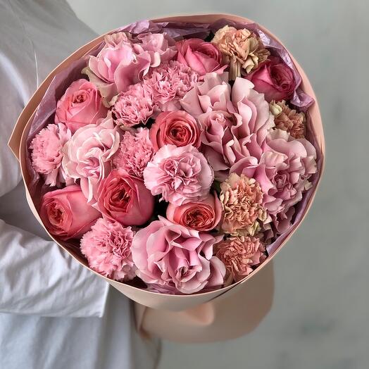 Delicado ramo de rosas francesas, rosas pinovidnyh y Dianthus