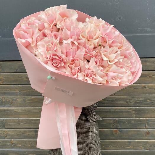 A bunch of unique roses