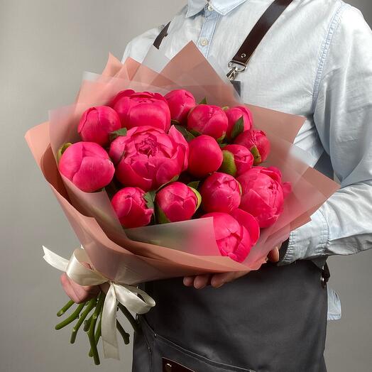 Monobucket of 15 coral peonies