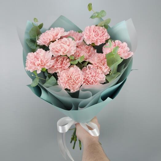 Bouquet of 11 pink Dianthuses with Eucalyptus