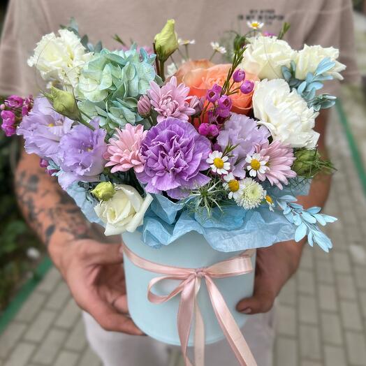Авторская коробочка «Адель» с розой, гортензией и ромашками