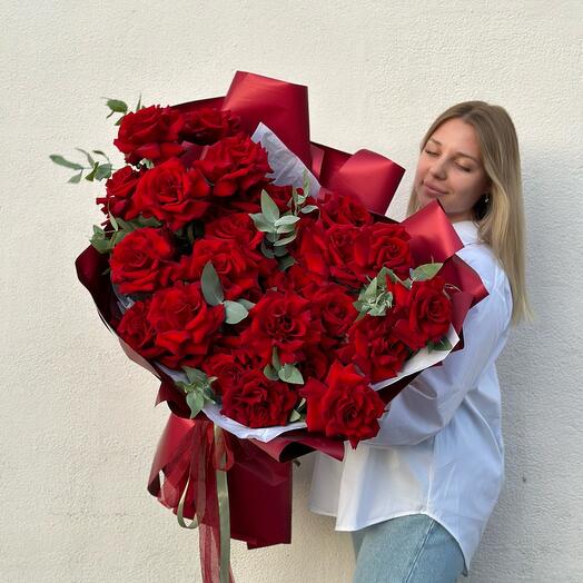Mono bouquet of 31 red French roses with eucalyptus