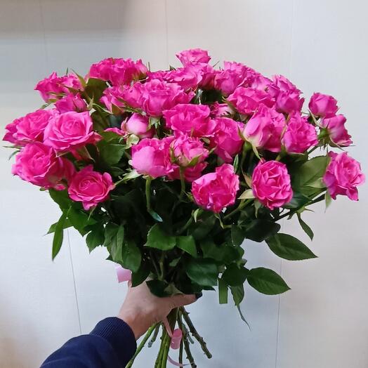 Букет из кустовых роз