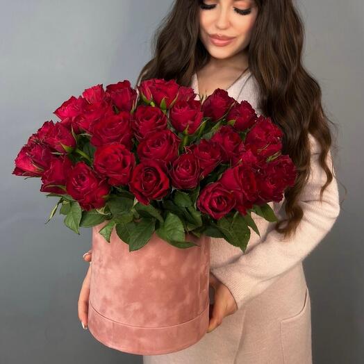 Rosas rojas en una Caja de sombrero