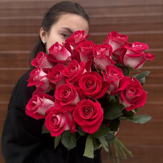 Bouquet of 17 roses 60cm