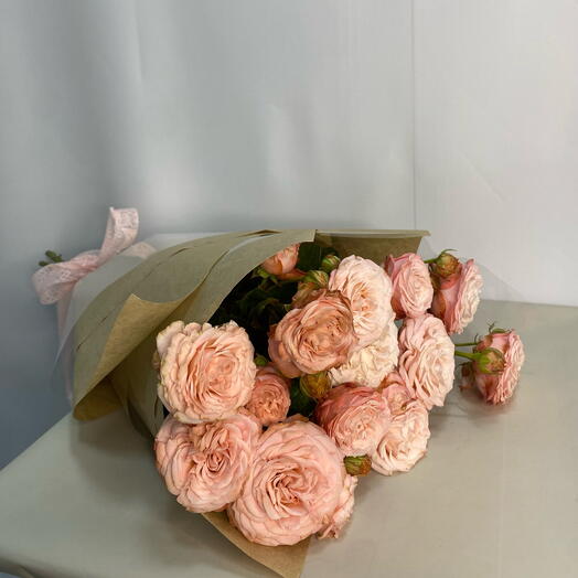 Bouquet "3 rosas de peonía Arbustivas en la elaboración"