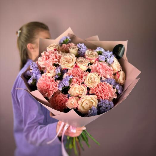 Кустовая Роза, статица, диантусы. Букет 93 Scandi Flora