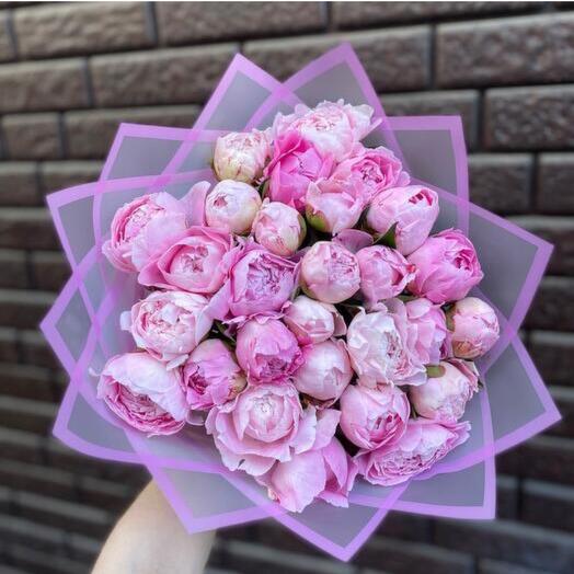 29 розовых пионов