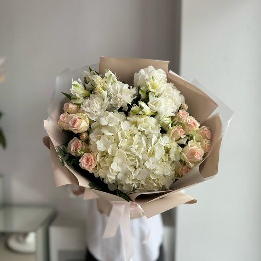 Bouquet with peony rose