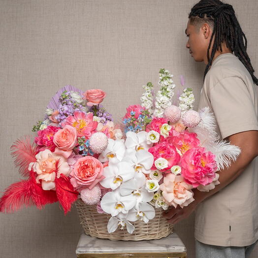 Premium Flowers in basket - 1632