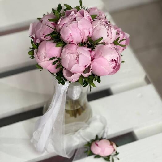 Ramo de novia de 9 peonías Rosadas con boutonniere