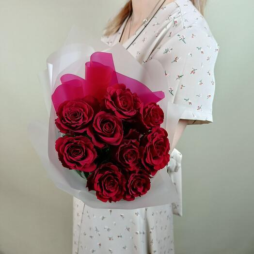 Ramo de 9 rosas rojas cortas