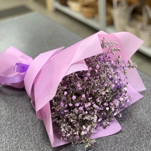 Bouquet of gypsophila and limonium
